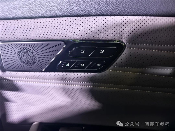 百公里3个油 吉利银河星耀8开售：同级合资燃油洗洗睡吧
