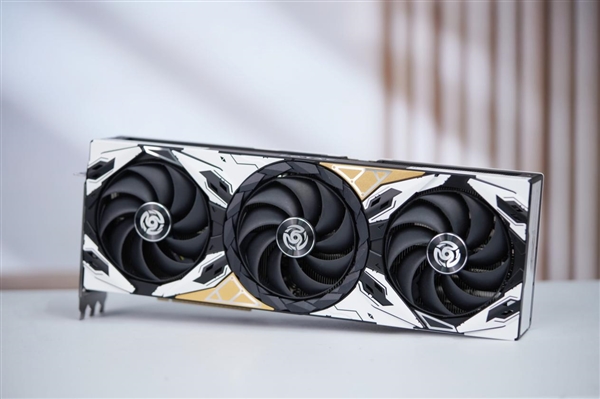 元气美少女天启姬降临！索泰RTX 5070 Ti 16GB天启OC图赏