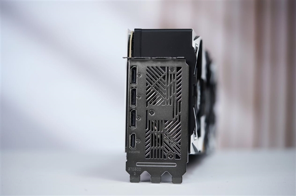 元气美少女天启姬降临！索泰RTX 5070 Ti 16GB天启OC图赏