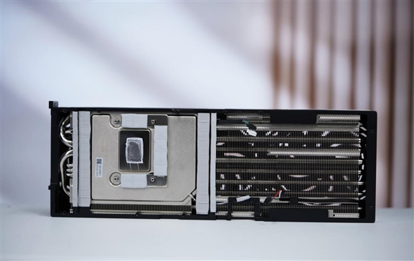 元气美少女天启姬降临！索泰RTX 5070 Ti 16GB天启OC图赏