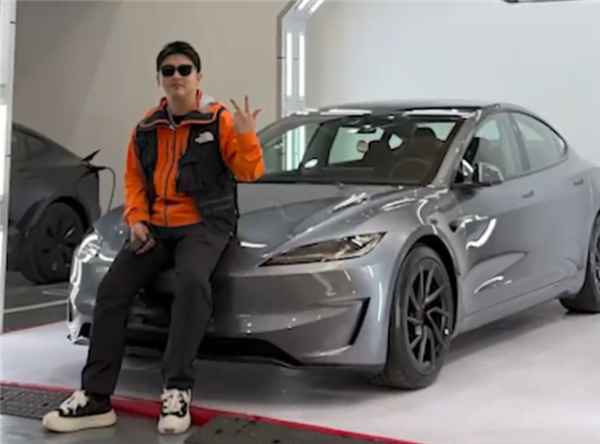 Model 3提车11天车祸报废 车主感谢特斯拉救他一命：又提一辆特斯拉
