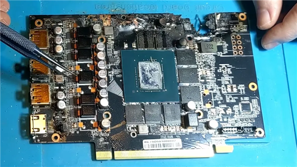 电源钱一定不要省！RTX 4070被严重烧毁：用了无保护功能电源