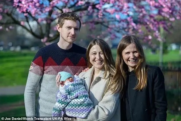 英国首例移植子宫并成功产子！妹妹生来没子宫 姐姐育2女后捐赠