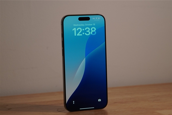 iPhone 17系列机模上手：苹果春晚提前剧透完了