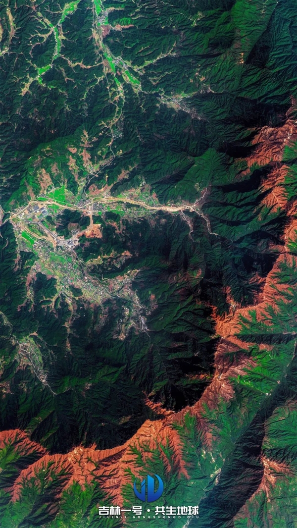 五一在家云游：卫星俯瞰华夏名山名湖、文化古镇